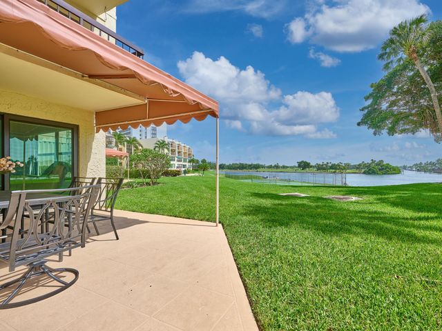 374 Golfview Road 106, North Palm Beach, FL 33408
