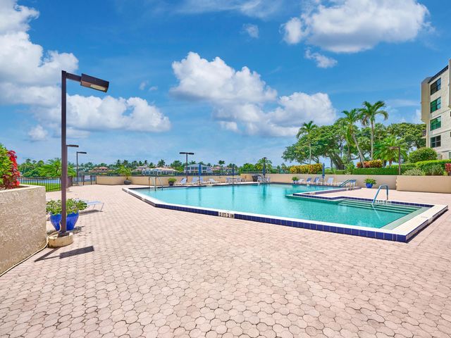 374 Golfview Road 106, North Palm Beach, FL 33408
