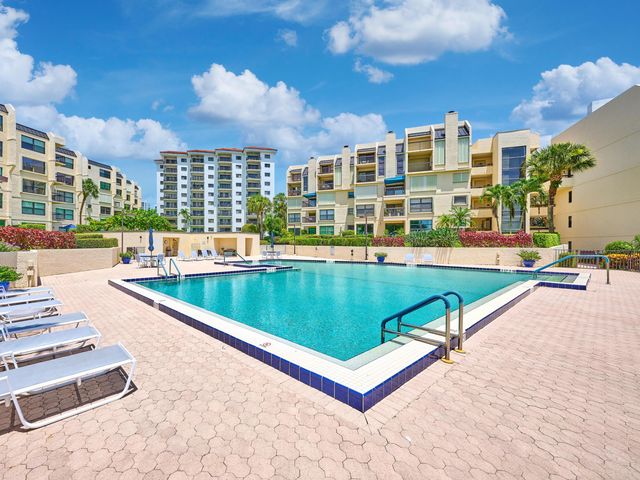 374 Golfview Road 106, North Palm Beach, FL 33408