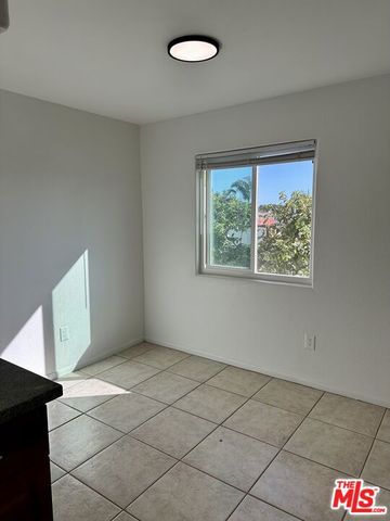 8110 S San Pedro Street, Los Angeles, CA 90003