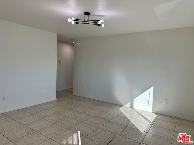 8110 S San Pedro Street, Los Angeles, CA 90003