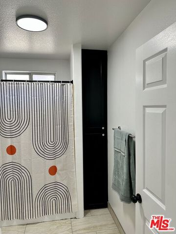 8110 S San Pedro Street, Los Angeles, CA 90003