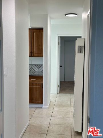 8110 S San Pedro Street, Los Angeles, CA 90003