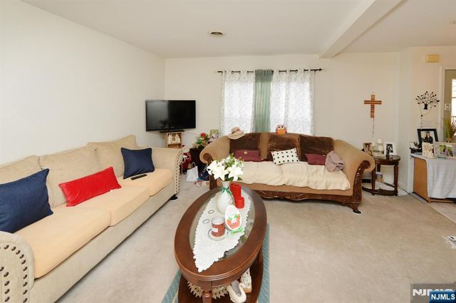 456 Sylvan, Saddle Brook, NJ 07663
