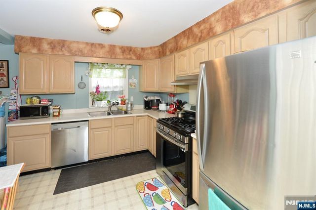 456 Sylvan, Saddle Brook, NJ 07663