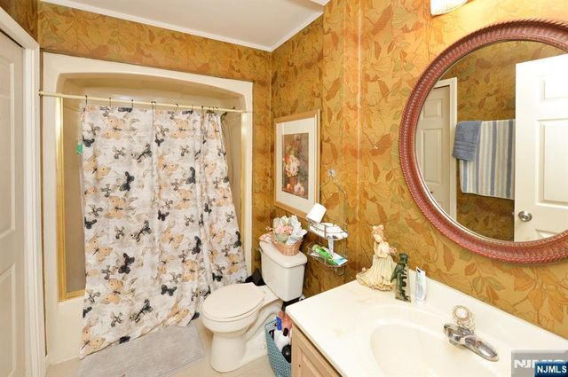 456 Sylvan, Saddle Brook, NJ 07663