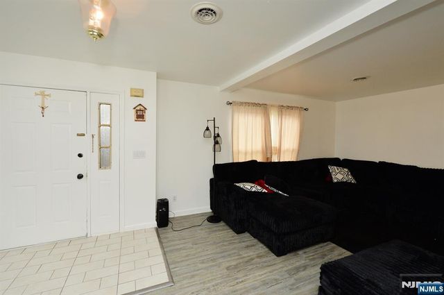 456 Sylvan, Saddle Brook, NJ 07663