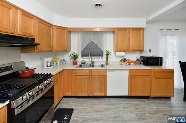 456 Sylvan, Saddle Brook, NJ 07663