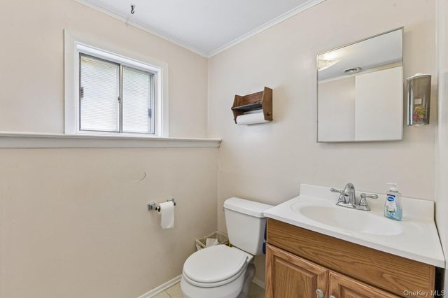 24 Oakley Drive, Huntington Station, NY 11746