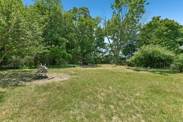 24 Oakley Drive, Huntington Station, NY 11746
