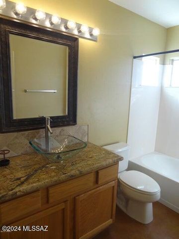 5704 E Río Verde Vista Drive, Tucson, AZ 85750