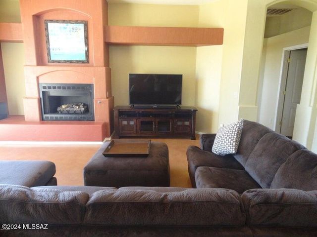 5704 E Río Verde Vista Drive, Tucson, AZ 85750