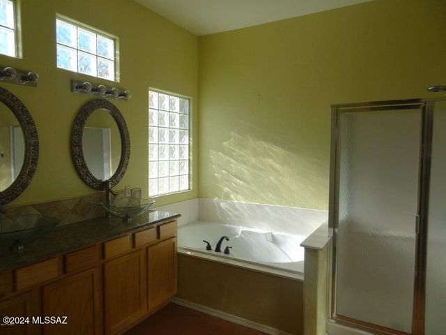 5704 E Río Verde Vista Drive, Tucson, AZ 85750