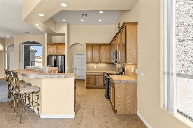941 Talon Pointe Drive, Bullhead City, AZ 86429