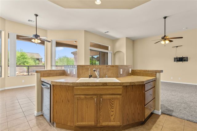 941 Talon Pointe Drive, Bullhead City, AZ 86429