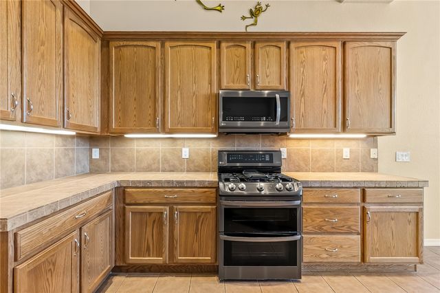 941 Talon Pointe Drive, Bullhead City, AZ 86429