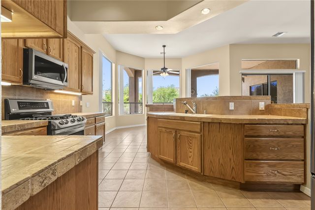 941 Talon Pointe Drive, Bullhead City, AZ 86429