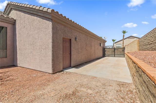 941 Talon Pointe Drive, Bullhead City, AZ 86429