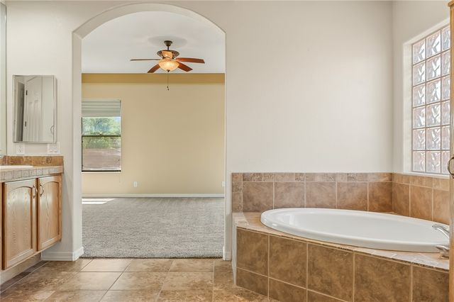 941 Talon Pointe Drive, Bullhead City, AZ 86429