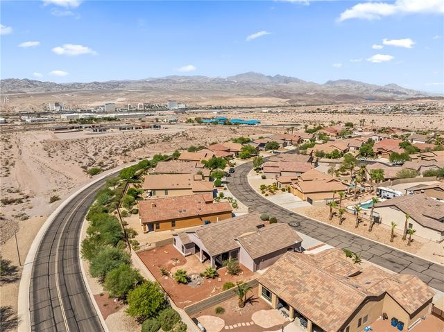 941 Talon Pointe Drive, Bullhead City, AZ 86429