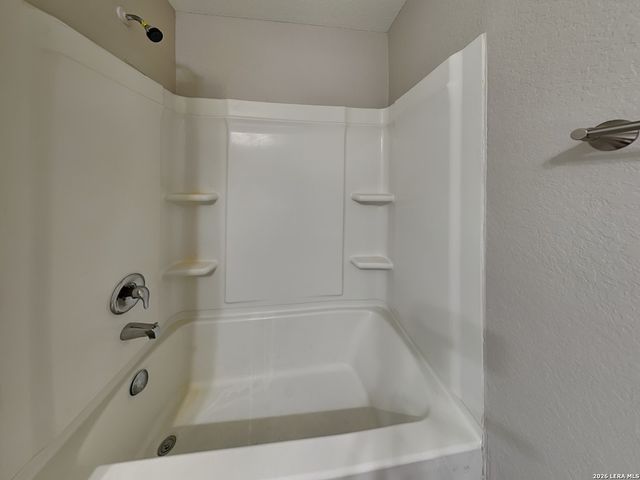 5118 Everett, Converse, TX 78109