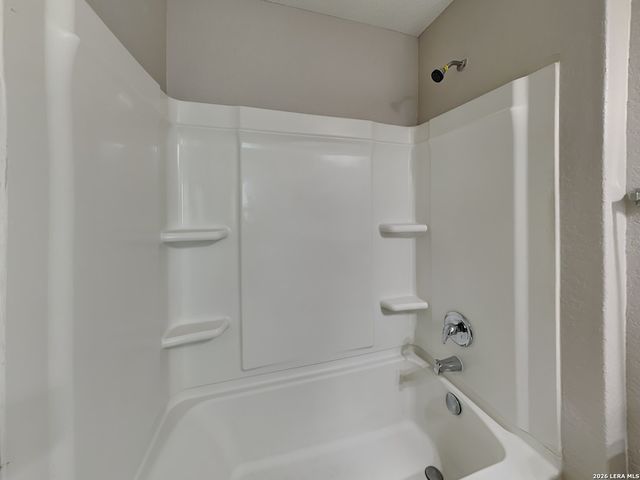 5118 Everett, Converse, TX 78109