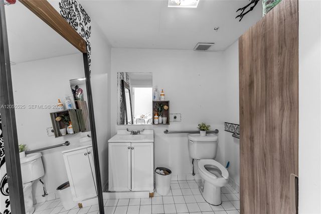 5991 NW 102nd Ave 6, Doral, FL 33178
