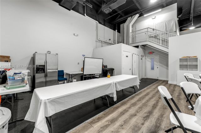 5991 NW 102nd Ave 6, Doral, FL 33178