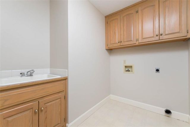 4500 Turnberry Drive, Lawrence, KS 66047