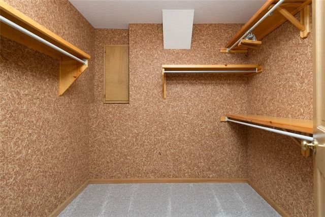 4500 Turnberry Drive, Lawrence, KS 66047