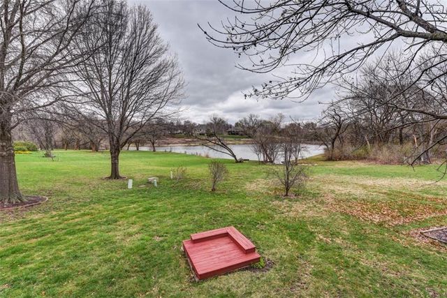 4500 Turnberry Drive, Lawrence, KS 66047