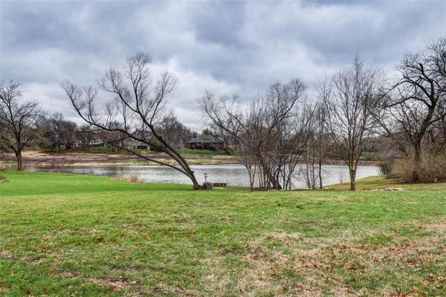 4500 Turnberry Drive, Lawrence, KS 66047