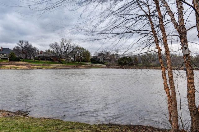 4500 Turnberry Drive, Lawrence, KS 66047