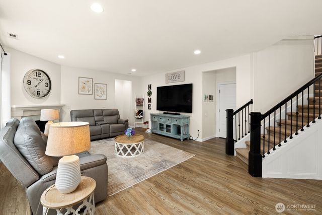 14925 Rivergrove Drive E, Sumner, WA 98390