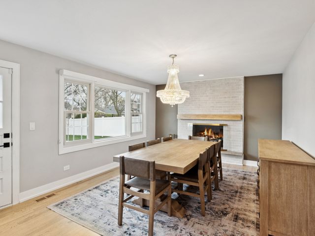 2870 Beckwith Court, Northbrook, IL 60062