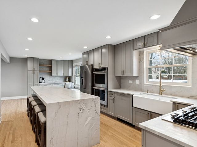 2870 Beckwith Court, Northbrook, IL 60062