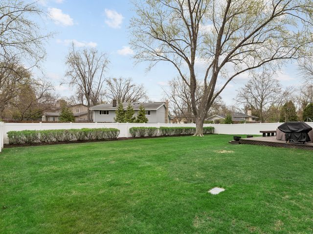 2870 Beckwith Court, Northbrook, IL 60062