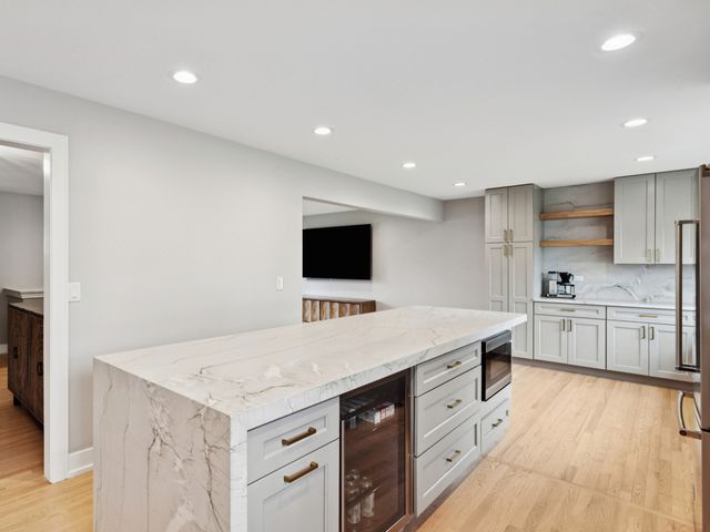 2870 Beckwith Court, Northbrook, IL 60062