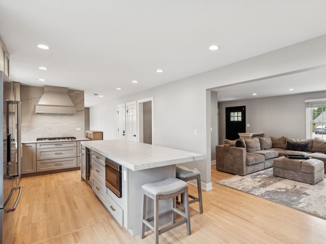 2870 Beckwith Court, Northbrook, IL 60062