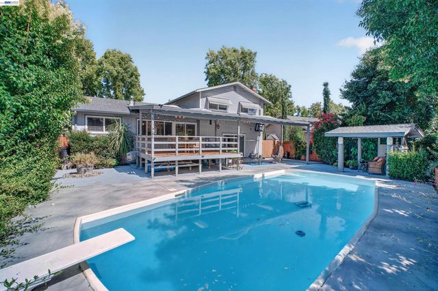 4336 Muirwood Dr, Pleasanton, CA 94588