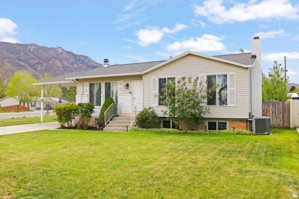 Image 2 of property listing at 115 W 400 N, Santaquin, UT 84655