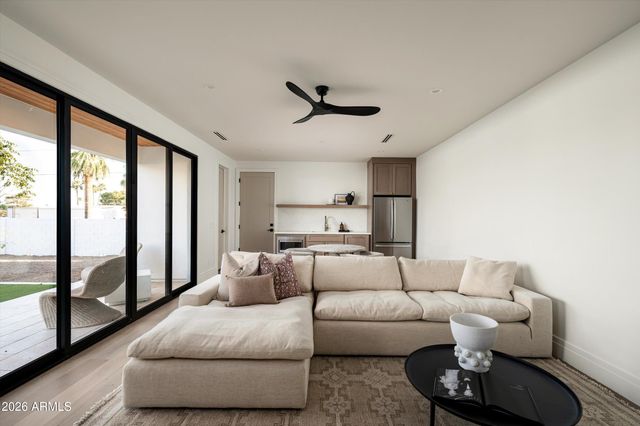 6711 E JENAN Drive, Scottsdale, AZ 85254