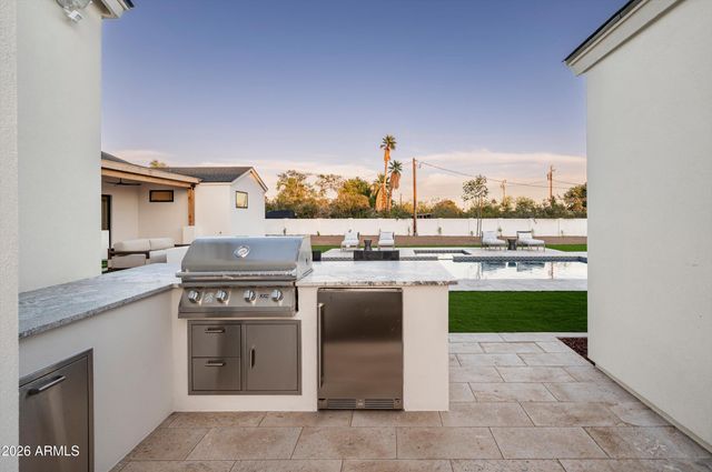 6711 E JENAN Drive, Scottsdale, AZ 85254