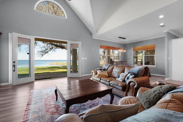 101 Kelly Emeralds RD, Burnet, TX 78611