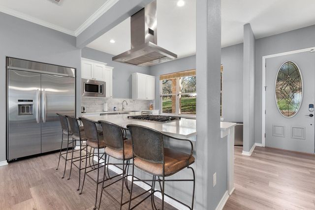 101 Kelly Emeralds RD, Burnet, TX 78611