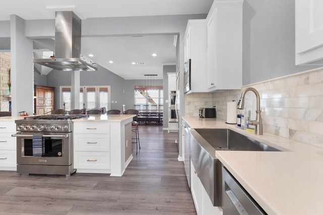 101 Kelly Emeralds RD, Burnet, TX 78611