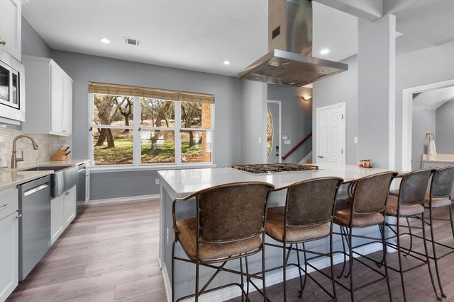 101 Kelly Emeralds RD, Burnet, TX 78611