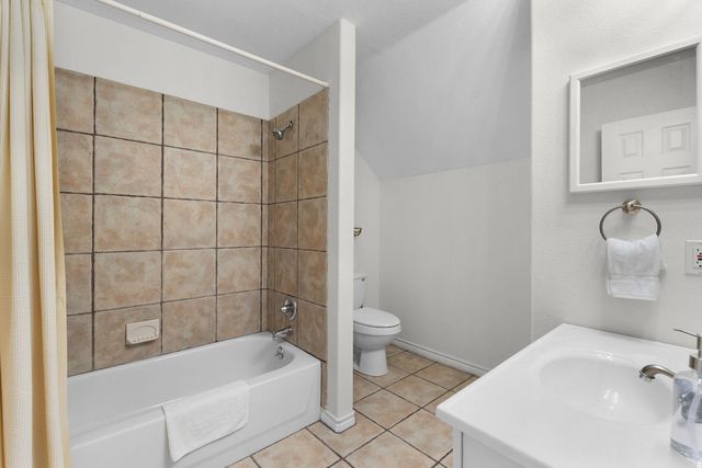 101 Kelly Emeralds RD, Burnet, TX 78611