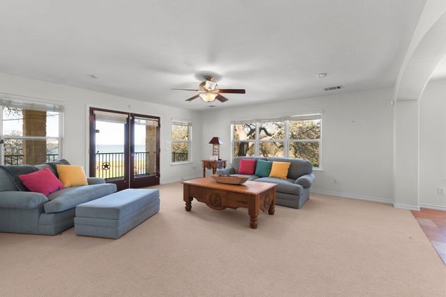 101 Kelly Emeralds RD, Burnet, TX 78611