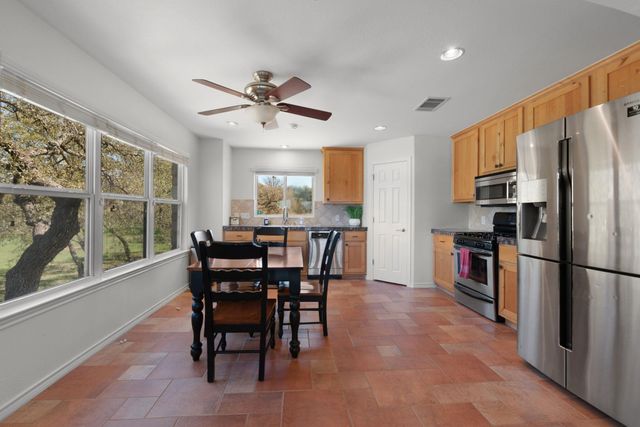 101 Kelly Emeralds RD, Burnet, TX 78611